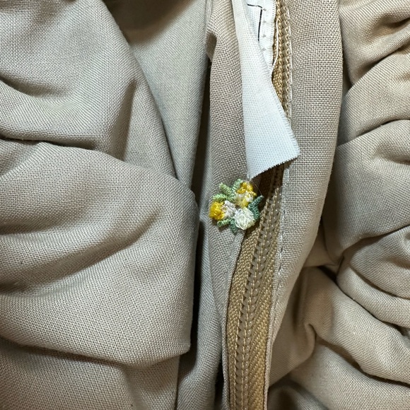 Floral Carpet Bags of America HandBag with Wooden Handles - Picture 8 of 10